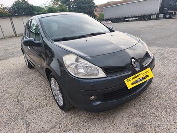 Renault Clio 2009---1.2 Benzina Neopatentati
