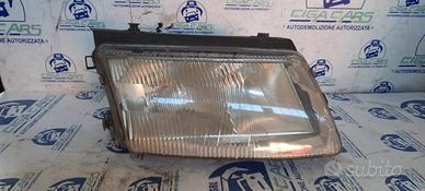 VOLKSWAGEN PASSAT STATION WAGON 2002 - FARO ANTERI
