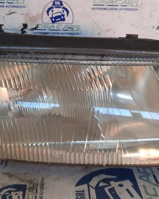 VOLKSWAGEN PASSAT STATION WAGON 2002 - FARO ANTERI
