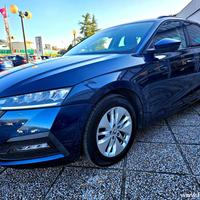 SKODA Octavia 2.0 TDI EVO SCR DSG Wagon Ambition