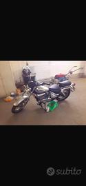 Suzuki intertruder 250 cc