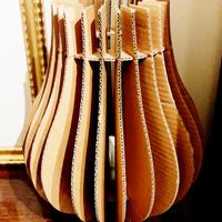 Lampada in cartone riciclato di design