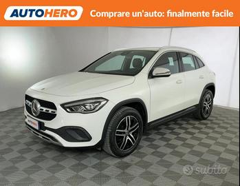 MERCEDES-BENZ GLA 200 YG09989