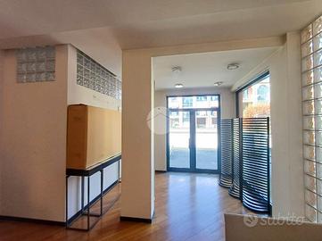 NEGOZIO A CASTEL ROZZONE