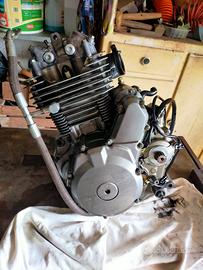 Suzuki DR 350 motore revisionato funzionante
