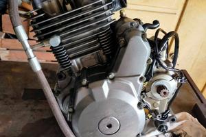 Suzuki DR 350 motore revisionato funzionante