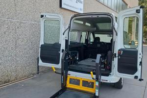 Fiat Doblò TRASPORTO DISABILI Tetto alto passo lun