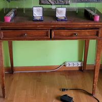 Piccolo scrittoio da parete