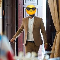Costume elegante per uomo 