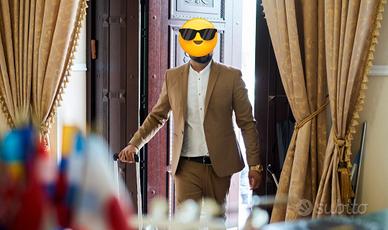 Costume elegante per uomo 