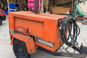 Compressore Mattei e sabbiatrice