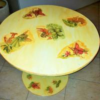 Tavolinetto (decoupage su legno) Diametro 95 cm