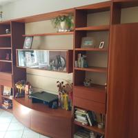 Elegante mobile living in ciliegio