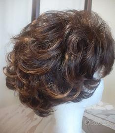 Parrucca donna castano chiaro meches bionde