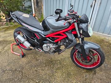 Suzuki sfv gladius 650 depotenziata a libretto A2.