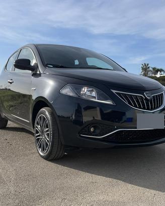 LANCIA YPSILON GOLD ANNO 2022