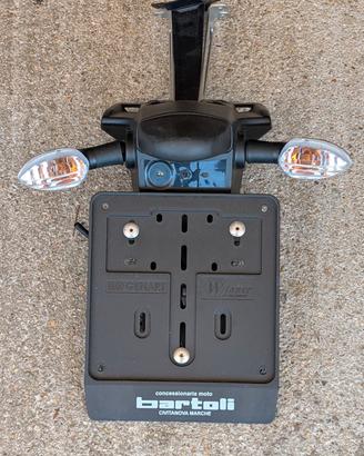 porta targa e frecce  originale Yamaha mt07 2019