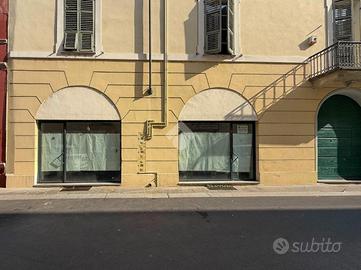 NEGOZIO A PIACENZA