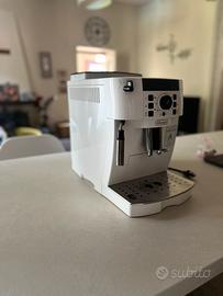 De Longhi Magnifica S
