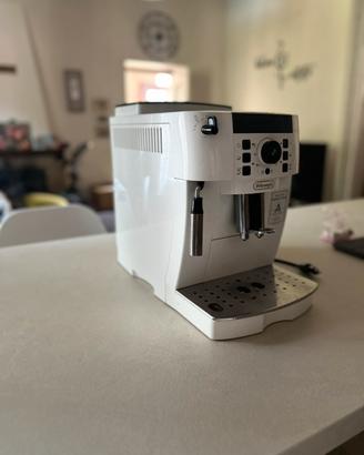 De Longhi Magnifica S