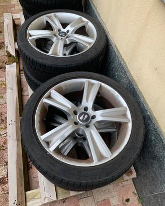 Gomme invernali con cerchio in lega e bulloni