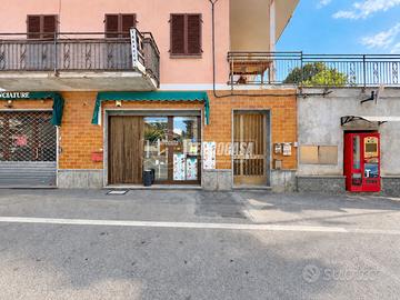 ATTIVITÀ COMMERCIALE POLIFUNZIONALE IN POSIZIONE C