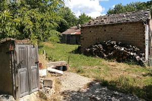 Fabbricato rurale con terreno attiguo a Lucito (CB