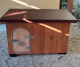 Cuccia  per cani in legno