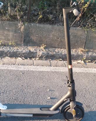 monopattino xiaomi essential 