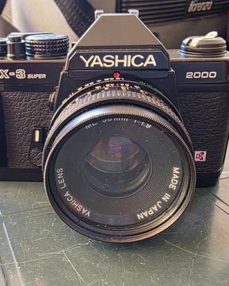 Yashica fx 3 super 2000 con obiettivo 50 mm f 1.9