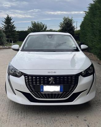 PEUGEOT 208 DA NEOPATENTATI
