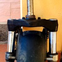 Majesty 400 forcella con stelo sx molto piegato