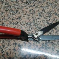 Forbici taglio bordi prato