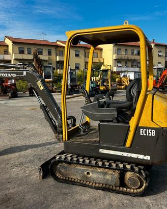 Miniescavatore usato VOLVO EC15