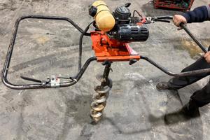 A261 - Trivella motore a scoppio Hitachi