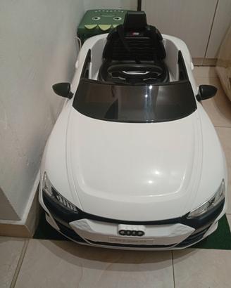 Audi elettrica per bambini