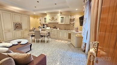 Via Napoli appartamento al piano primo