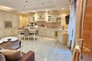 Via Napoli appartamento al piano primo