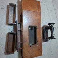 Mobile parte superiore singer e macchina antica