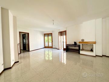 Appartamento con 3 camere Rif. A/1003