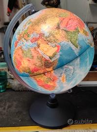 Mappamondo illuminato