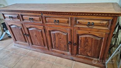 Credenza classica in legno massiccio 