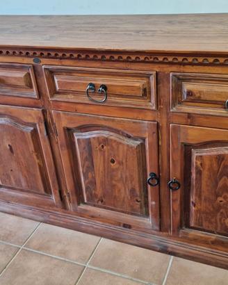 Credenza classica in legno massiccio 