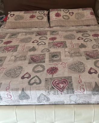 Letto matrimoniale con cassettone