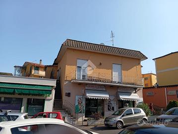 3 LOCALI A LARIANO
