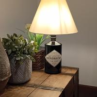 Lampada con bottiglia Hendrick's