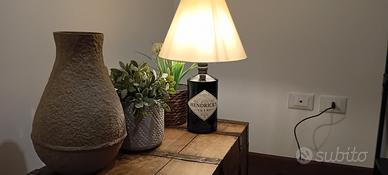 Lampada con bottiglia Hendrick's