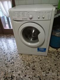 Lavatrice Indesit 