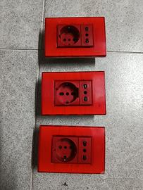 prese living internazional rosse