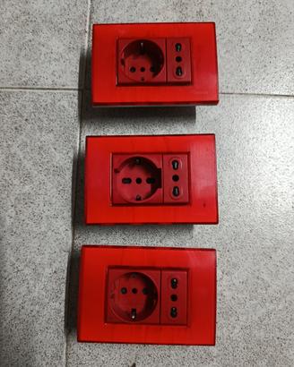 prese living internazional rosse